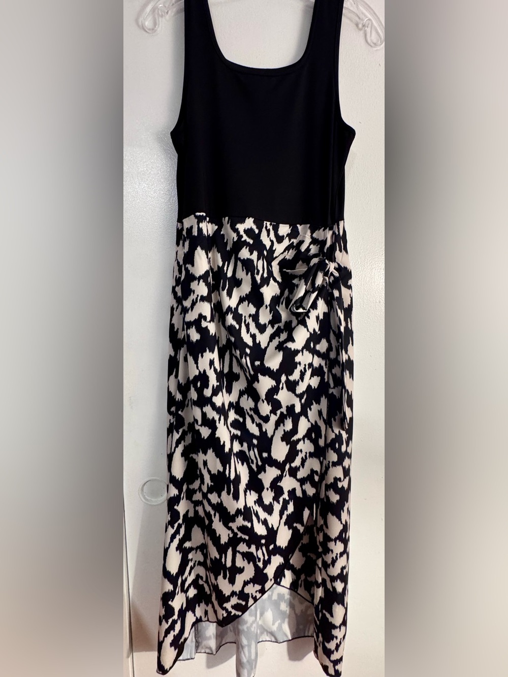 SHEIN Black & White Sleeveless Midi Dress with Abstract Animal Print